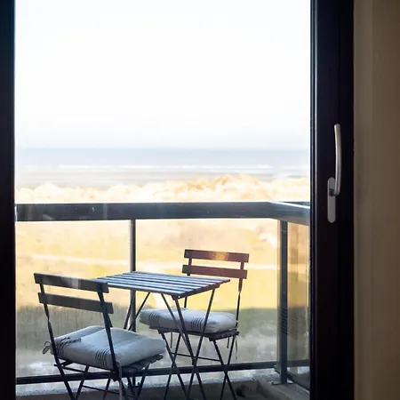 By Belgian Coast With Sea Views, Cleaning Included Oostduinkerke