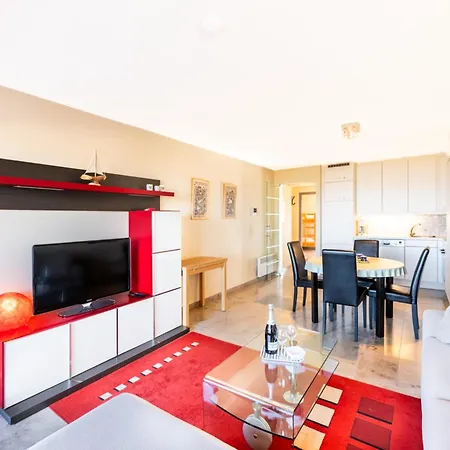 By Belgian Coast With Sea Views, Cleaning Included شقة أوستدوينكيرك