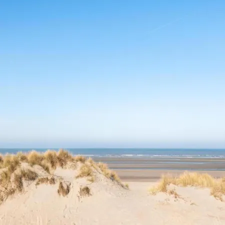 شقة By Belgian Coast With Sea Views, Cleaning Included *